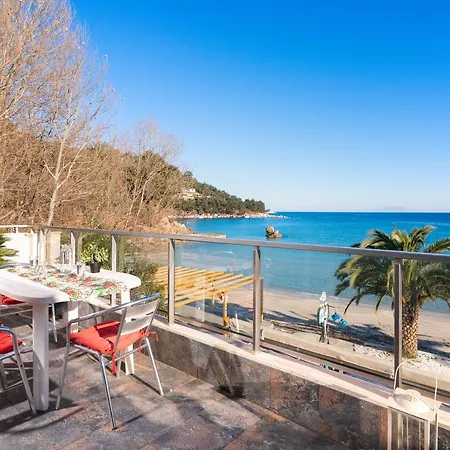 Golden Breeze * Chrysi Ammoudia