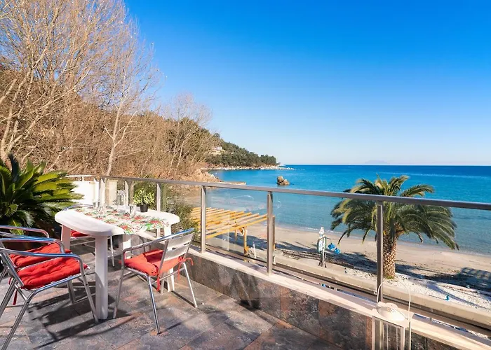 Golden Breeze * Chrysi Ammoudia