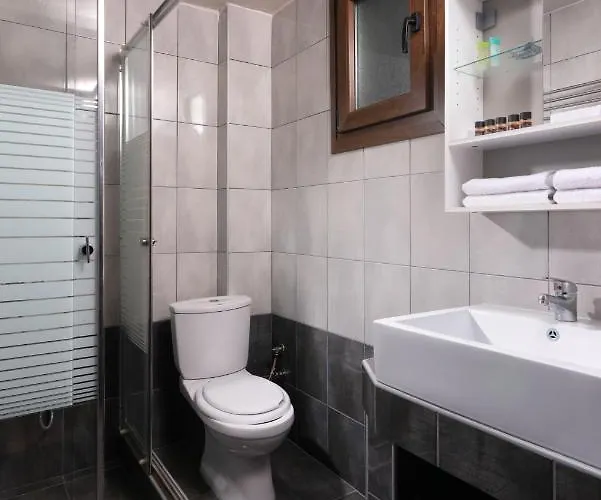 Golden Breeze Apartment *